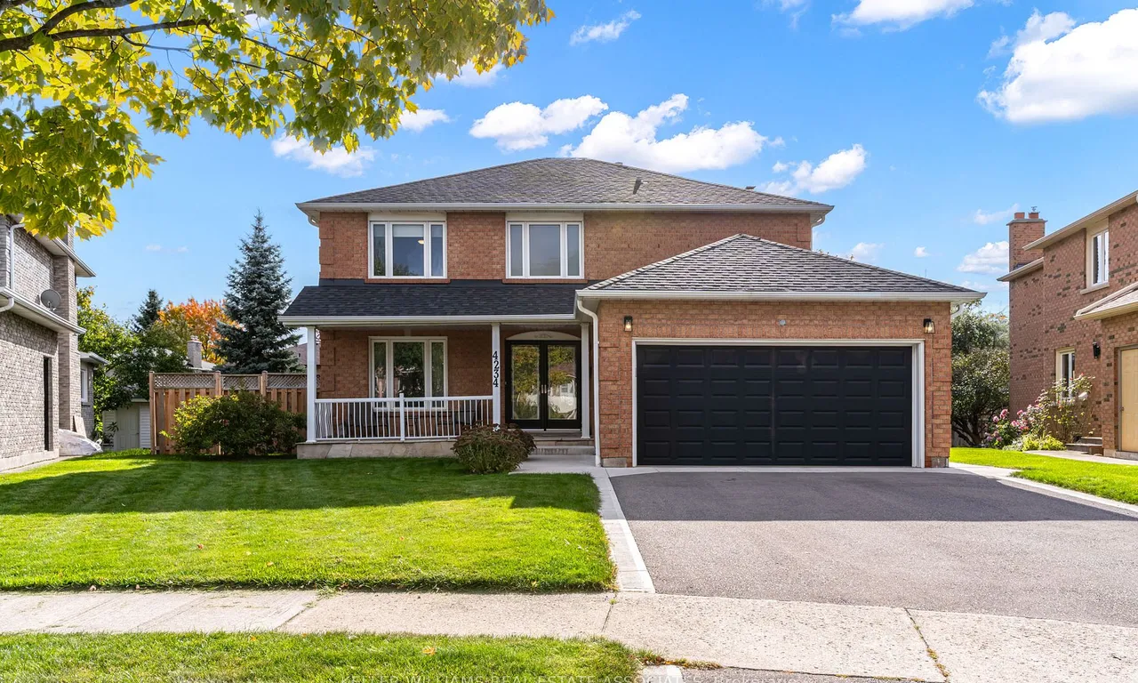 4234 Monteith Crt, Mississauga, ON L5C 4L1