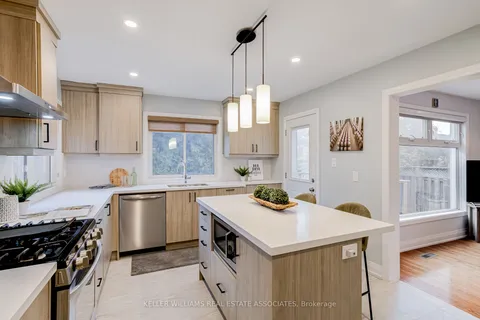 4234 Monteith Crt, Mississauga, ON L5C 4L1