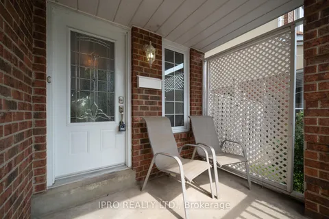 22 Stephensen Crt, Brampton, ON L6V 3X8