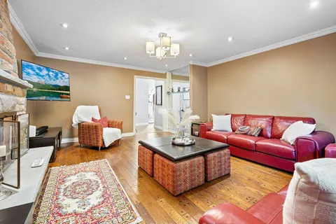 1846 Paddock Cres, Mississauga, ON L5L 3E4
