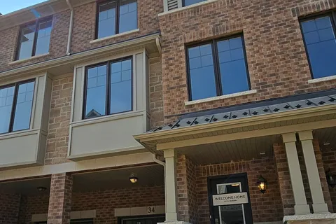 34 Folcroft St, Brampton, ON L6Y 0B6