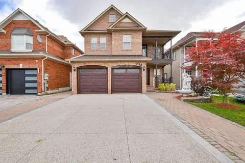 798 Crawford Mill Ave, Mississauga, ON L5W 1B5