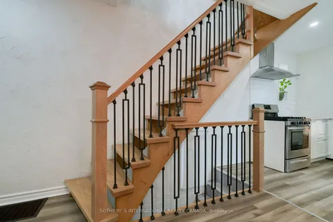 29 Florence Cres, Toronto, ON M6N 4E6