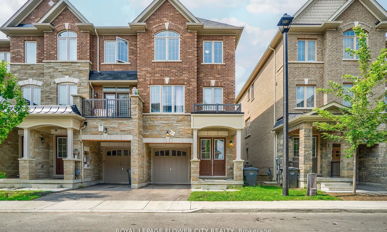 14 Faye St, Brampton, ON L6P 4M9