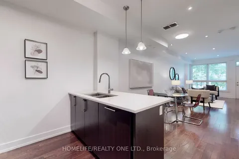 220 Brandon Ave, Toronto, ON M6H 0C5
