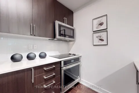 220 Brandon Ave, Toronto, ON M6H 0C5