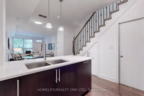 220 Brandon Ave, Toronto, ON M6H 0C5