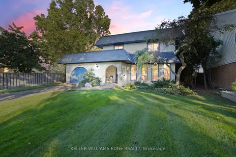 2032 Faversham Ave, Burlington, ON L7P 1W4