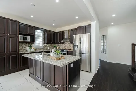 94 Zelda Rd, Brampton, ON L6R 3V4