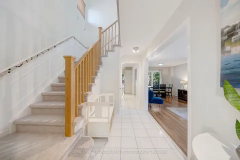 635 Fothergill Blvd, Burlington, ON L7L 6E3