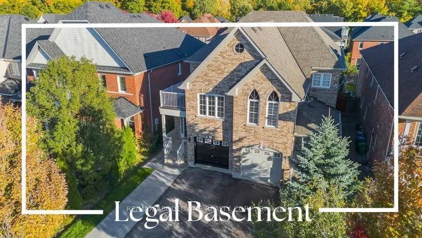 1122 Hickory Hollow Glen, Mississauga, ON L5W 1Z8