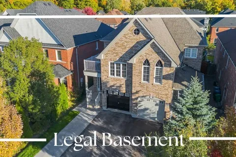 1122 Hickory Hollow Glen, Mississauga, ON L5W 1Z8