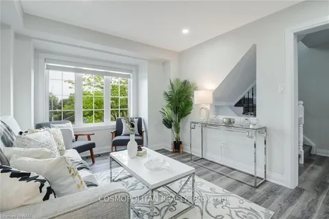 125 DUNLOP Crt, Brampton, ON L6X 5A6