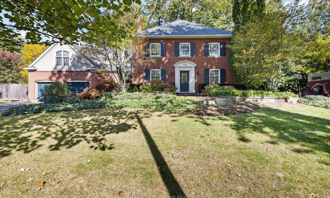 257 Roseland Cres, Burlington, ON L7N 1S4