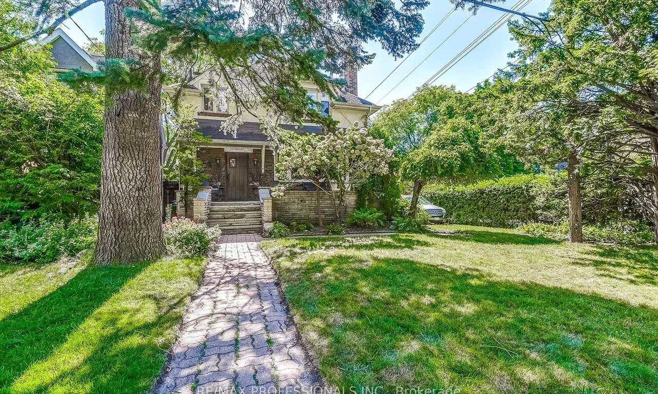 45 Meadowvale Dr, Toronto, ON M8Y 2P1