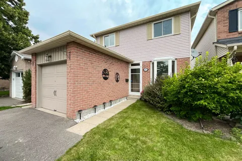 6077 Fullerton Cres, Mississauga, ON L5N 3A3