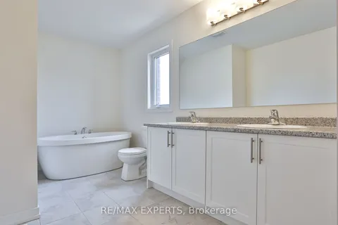 1541 Rose Way, Milton, ON L9E 1V7