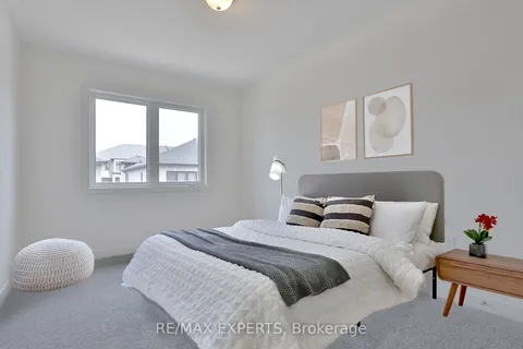 1541 Rose Way, Milton, ON L9E 1V7