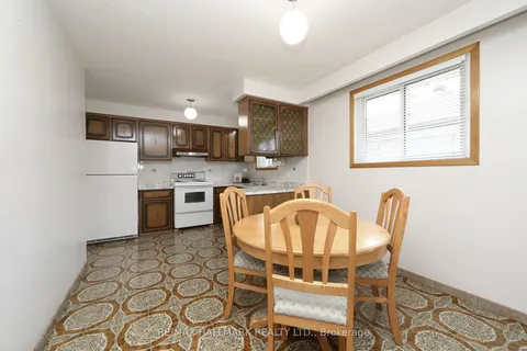 210 Cabana Dr, Toronto, ON M9L 1L3