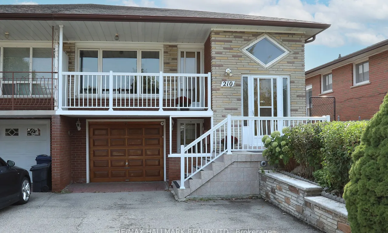 210 Cabana Dr, Toronto, ON M9L 1L3