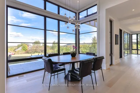 6583 Twiss Rd, Burlington, ON L7P 0B3