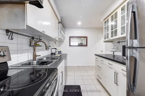 4006 Bishopstoke Lane, Mississauga, ON L4Z 1J2