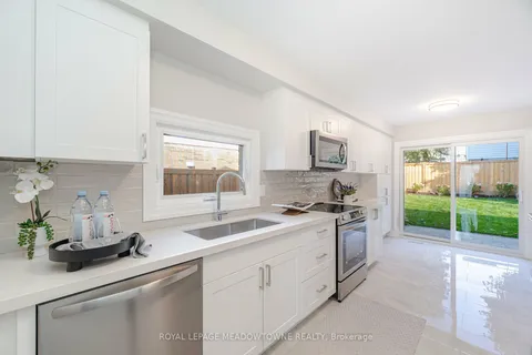 152 Hansen Rd, Brampton, ON L6V 2G6