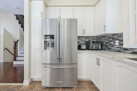3182 Tim Dobbie Dr, Burlington, ON L7M 0N3