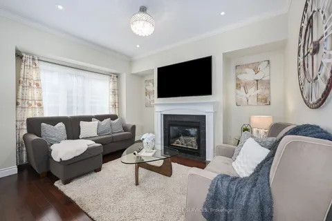 3182 Tim Dobbie Dr, Burlington, ON L7M 0N3