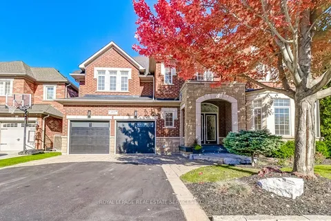 2475 Whitehorn Dr, Burlington, ON L7L 7M7