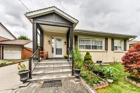 135 Downsview Ave, Toronto, ON M3M 1E3