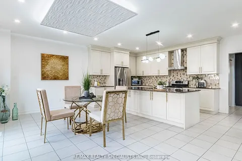 14 Canary Clse, Brampton, ON L6X 5L1