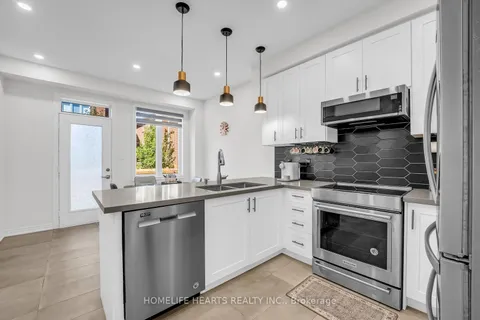 469 Silver Maple Rd, Oakville, ON L6H 0S4