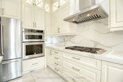 12 Idol Rd, Brampton, ON L6X 5H8