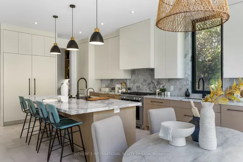 38 South Kingslea Dr, Toronto, ON M8Y 2A4