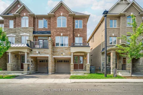 14 Faye St, Brampton, ON L6P 4M9