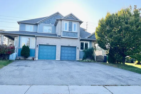 2439 Bankside Dr, Mississauga, ON L5M 6E6