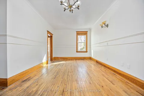 57 Marion St, Toronto, ON M6R 1E6