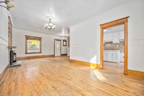 57 Marion St, Toronto, ON M6R 1E6
