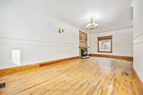 57 Marion St, Toronto, ON M6R 1E6