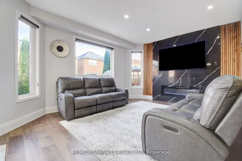 45 Williamson Dr, Brampton, ON L7A 3L9