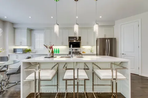 369 Dahlia Tr, Oakville, ON L6M 1L5