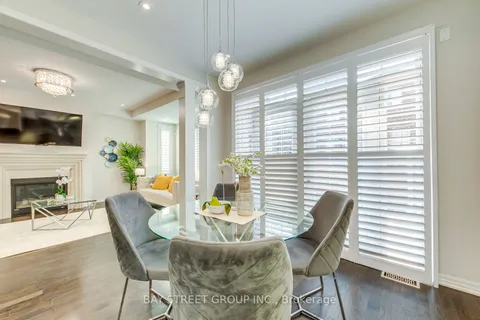 369 Dahlia Tr, Oakville, ON L6M 1L5
