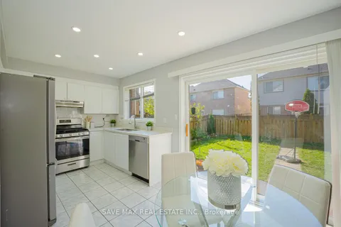 30 Worthington Ave, Brampton, ON L7A 1M9