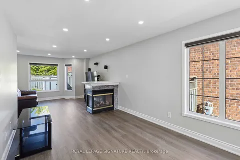 5609 Sidmouth St, Mississauga, ON L5V 2H4