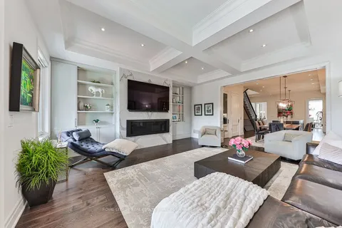 116 Maurice Dr, Oakville, ON L6K 2W7