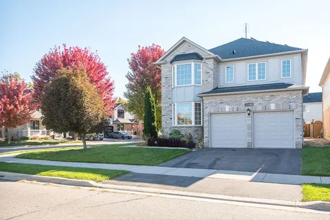 1142 Deacon Dr, Milton, ON L9T 5T3