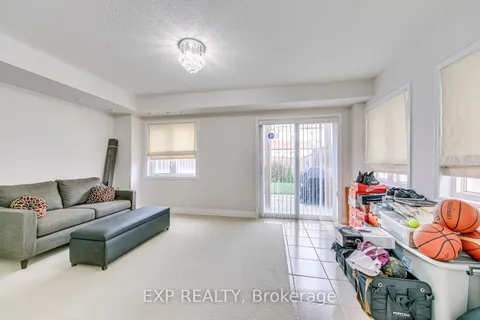 751 Candlestick Circ, Mississauga, ON L4Z 0B2