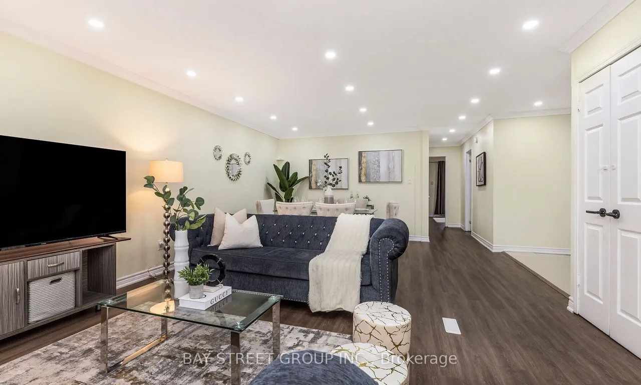 15 Bruce Beer Dr, Brampton, ON L6V 2W7