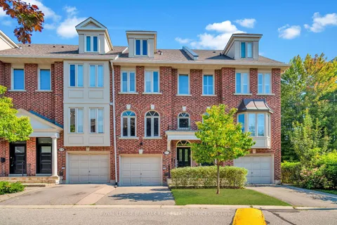5 I Brussels St, Toronto, ON M8Y 1H2